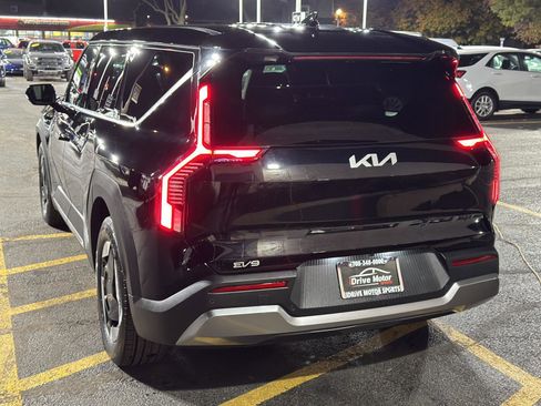Used 2024 Kia EV9 Light Long Range image 14