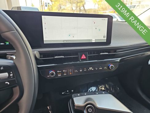 Used 2025 Kia EV6 Wind RWD image 20
