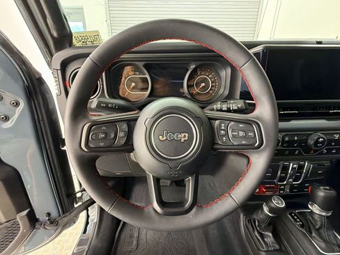 Used 2024 Jeep Wrangler Unlimited Rubicon w/ Safety Group AWD/4WD image 11