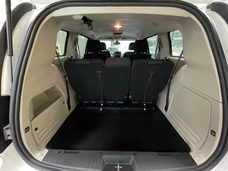 Used 2020 Dodge Grand Caravan SE FWD image 20