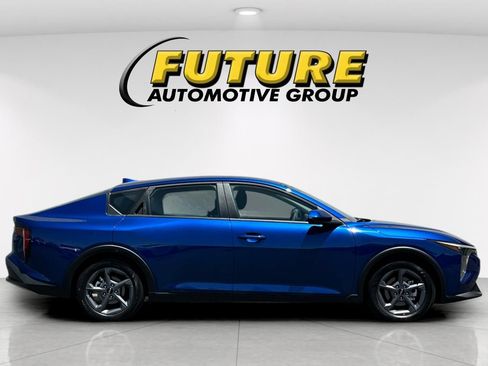 Certified 2025 Kia K4 FWD image 3