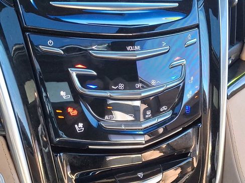 Used 2020 Cadillac Escalade Platinum image 18