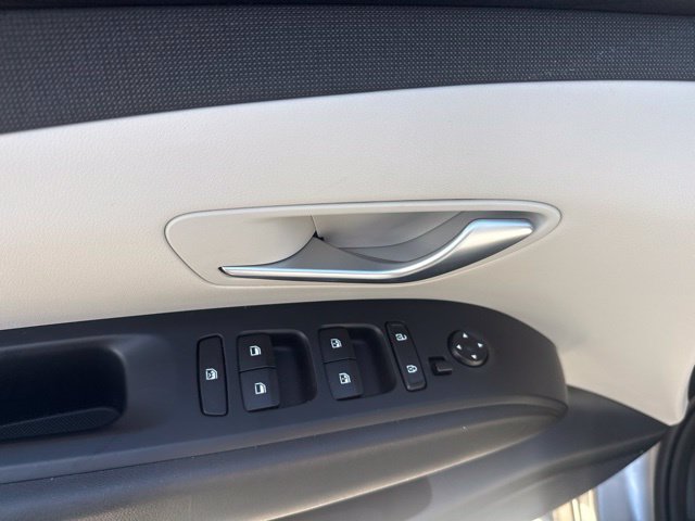 Used 2023 Hyundai Tucson SEL w/ Convenience Package FWD image 12