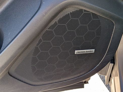 Certified 2022 Subaru Ascent Limited w/ Technology Package image 10