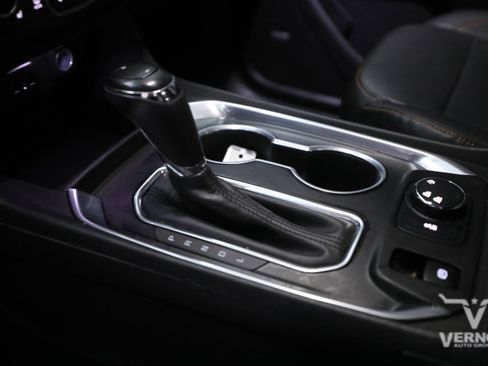 Used 2019 Chevrolet Traverse RS image 16