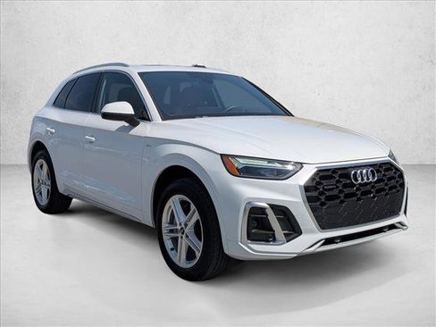 Certified 2025 Audi Q5 e Premium AWD/4WD image 3