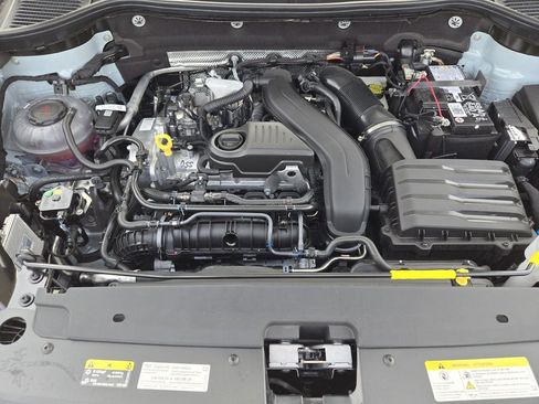 New 2026 Volkswagen Taos SE FWD image 23