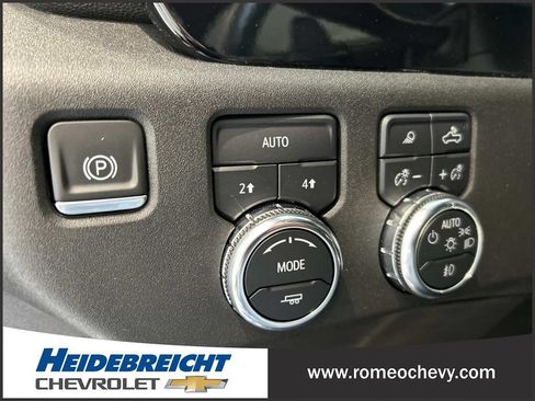 Used 2024 GMC Sierra 1500 SLT w/ SLT Convenience Package AWD/4WD image 33