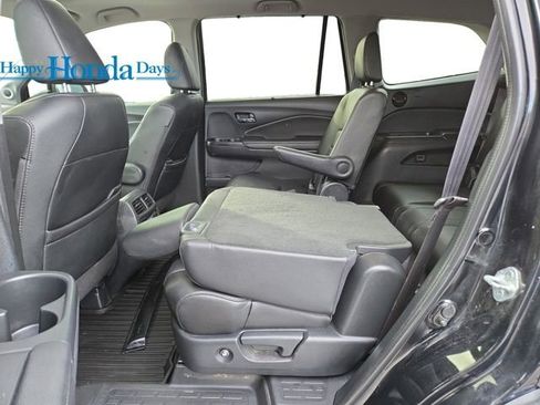 Used 2022 Honda Pilot Touring image 17