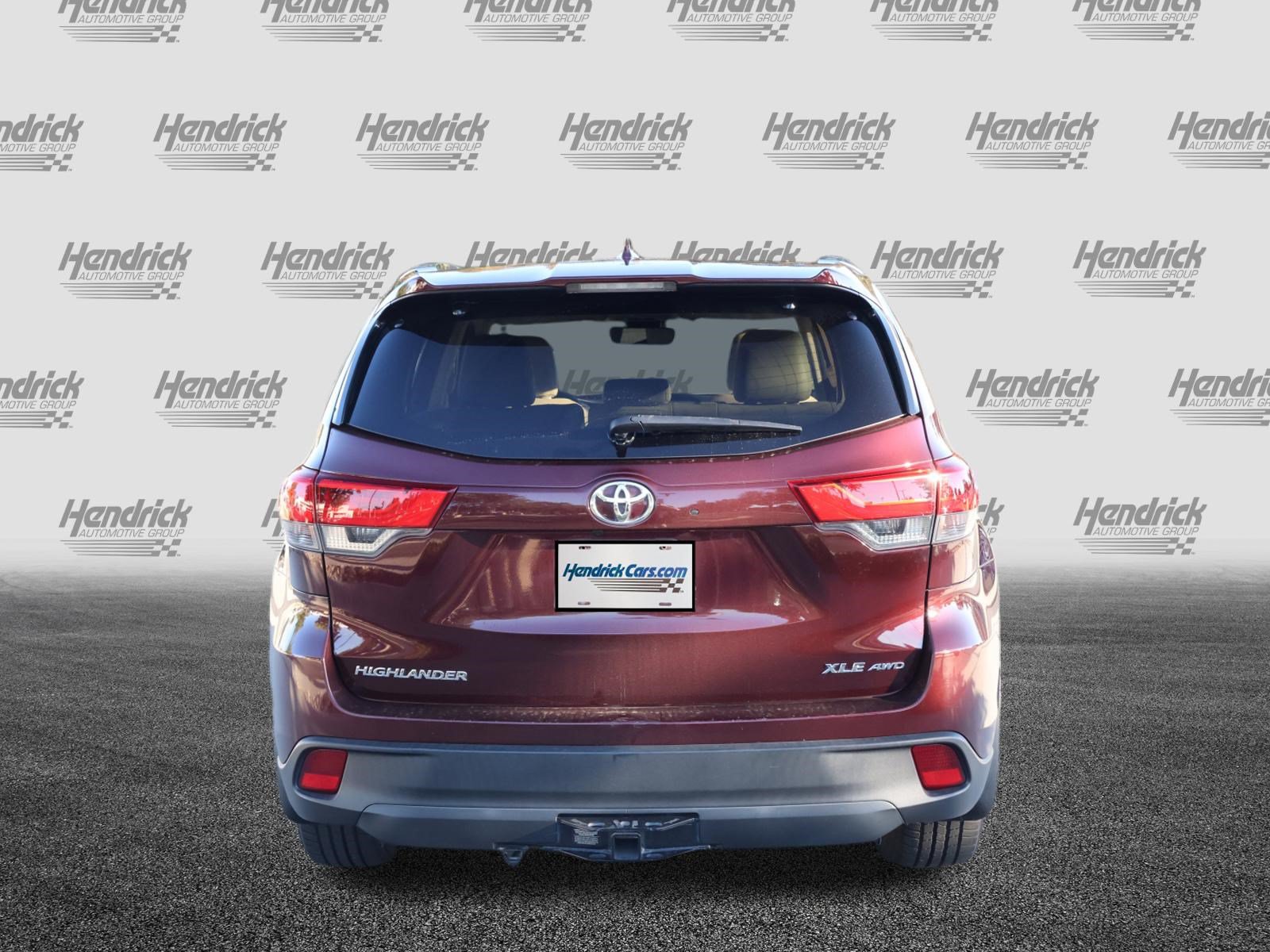 Used 2017 Toyota Highlander XLE AWD/4WD image 8