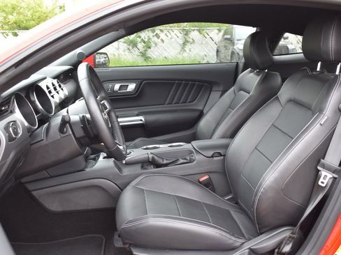 Used 2019 Ford Mustang GT Premium RWD image 6