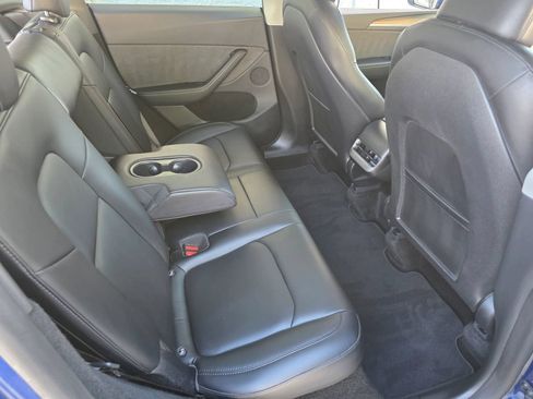 Used 2024 Tesla Model Y Long Range AWD/4WD image 30