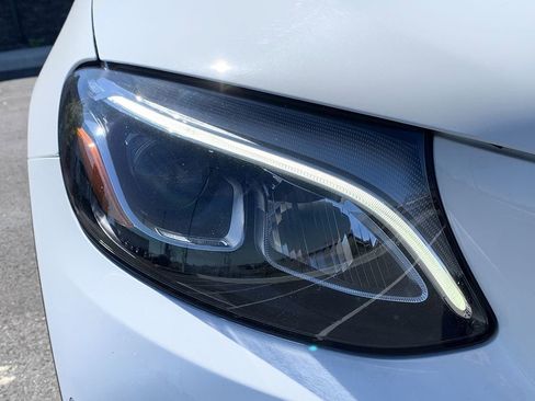 Used 2019 Mercedes-Benz GLC 300 4MATIC image 9
