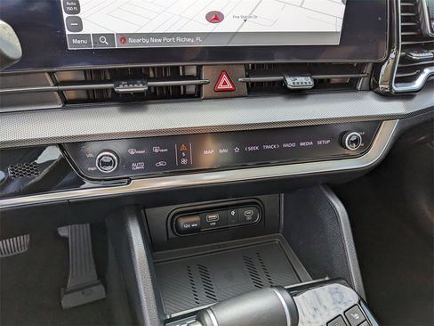 Certified 2024 Kia Sportage SX image 27
