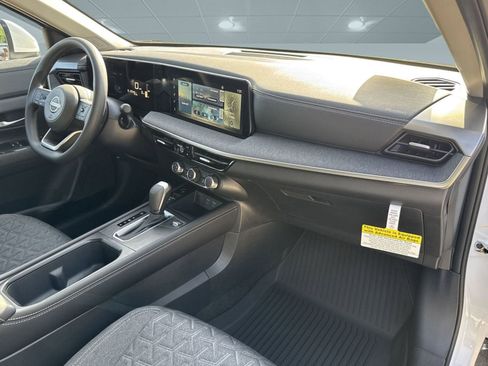 New 2025 Nissan Kicks SV w/ SV Premium Package image 28