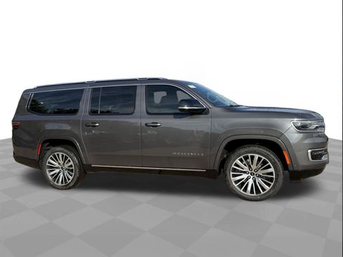 New 2025 Jeep Wagoneer L Series II AWD/4WD image 4