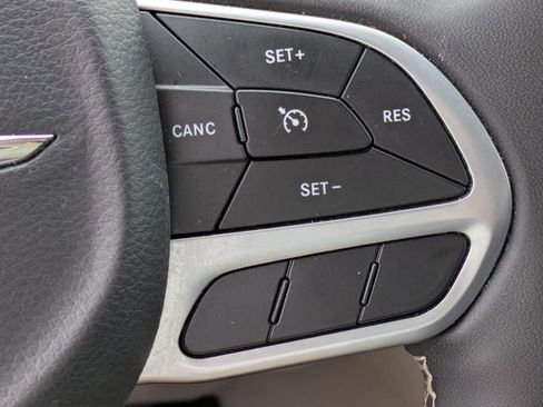 Used 2023 Chrysler Voyager LX image 25