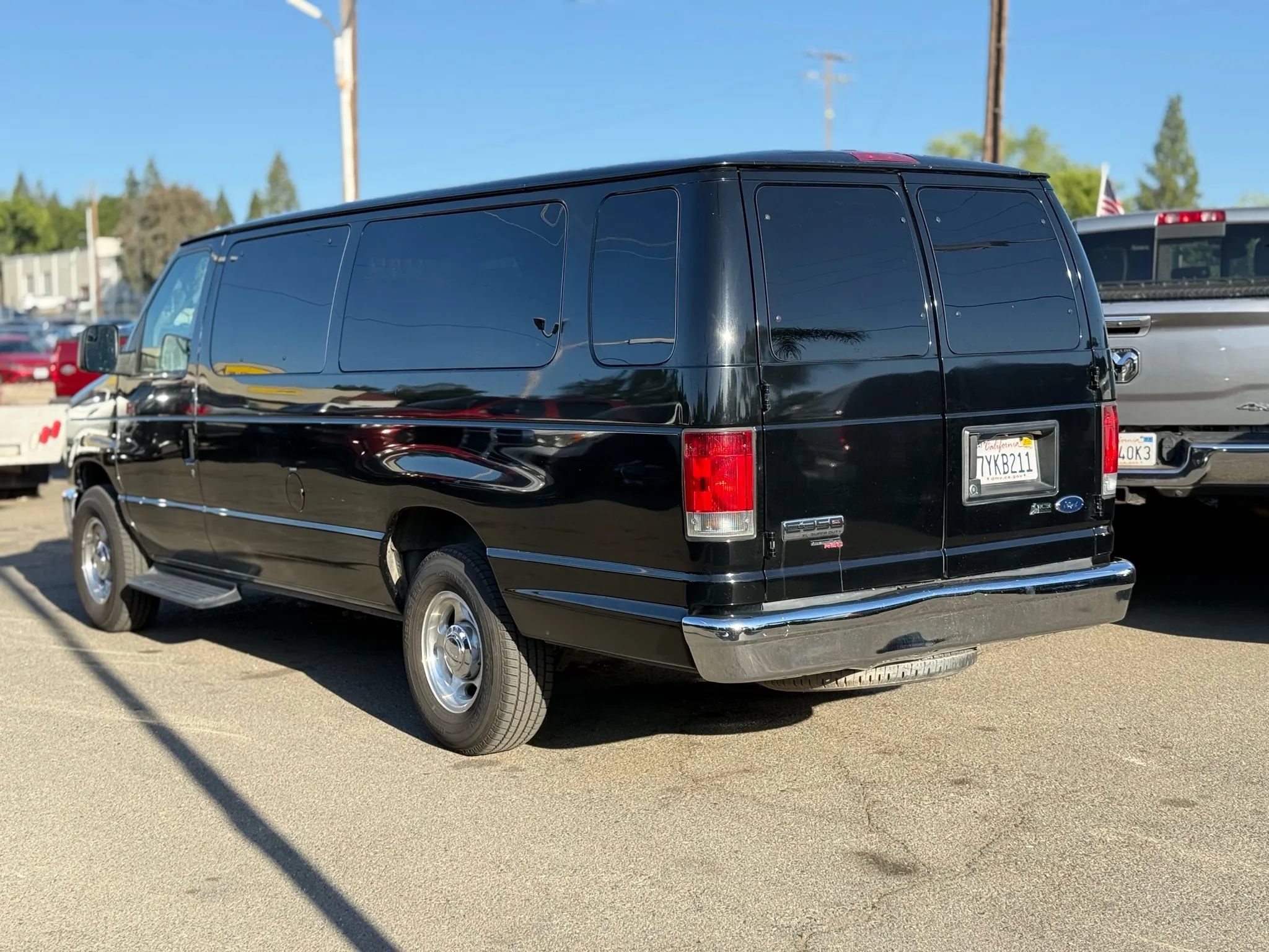 Used 2013 Ford E-350 and Econoline 350 XL w/ PWR Windows & Locks Group RWD image 5