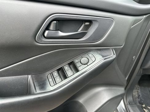 Used 2024 Nissan Rogue S AWD/4WD image 17