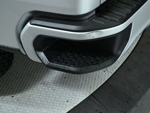 Used 2020 Chevrolet Silverado 1500 RST image 16