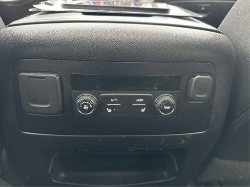 Used 2020 GMC Yukon SLT image 49