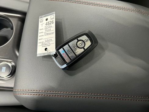 New 2026 Ford Explorer Active w/ Active Comfort Package image 23