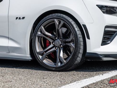 Used 2018 Chevrolet Camaro SS image 60