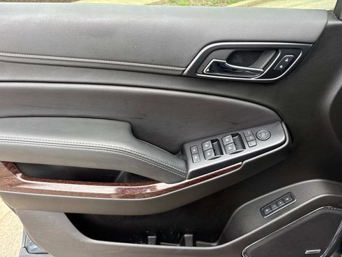 Used 2019 GMC Yukon XL SLT w/ Premium Edition image 12