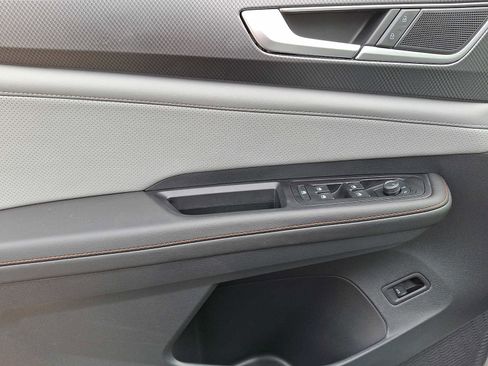 Used 2025 Volkswagen Atlas Peak Edition SE image 10