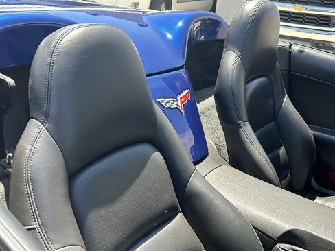 Used 2005 Chevrolet Corvette Convertible w/ Preferred Equipment Group RWD image 19