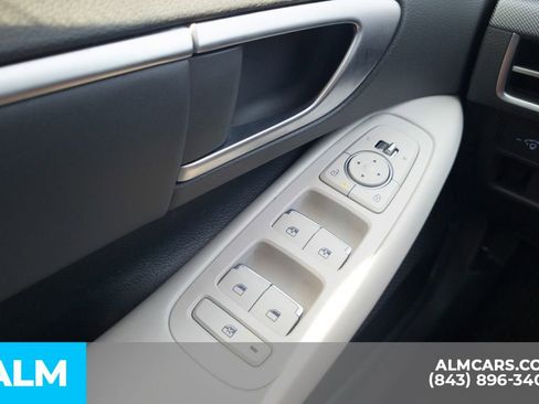 Used 2025 Hyundai Sonata SEL FWD image 17