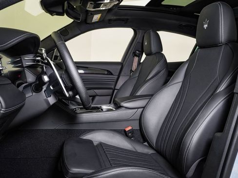 Certified 2025 Maserati Grecale Modena AWD/4WD image 18