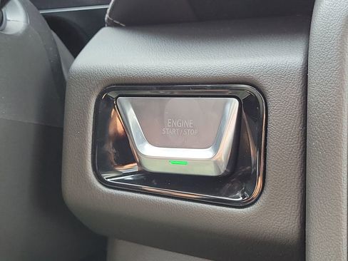 New 2026 GMC Yukon XL Denali w/ Sun & Power Step Package image 39