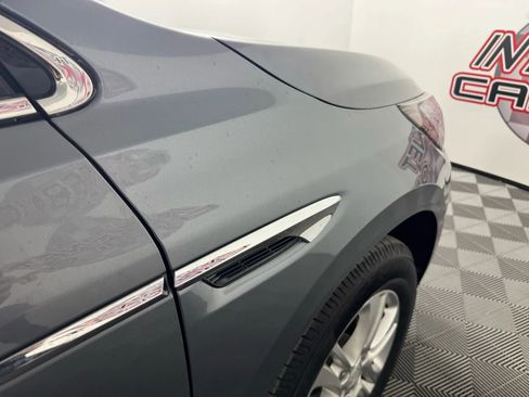 Used 2018 Buick Enclave Essence image 31