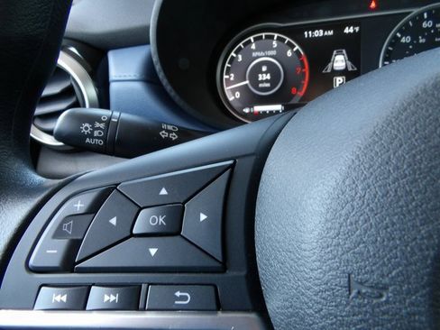 Used 2025 Nissan Versa SV w/ Trunk Package image 22