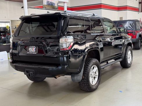 Used 2019 Toyota 4Runner SR5 Premium AWD/4WD image 2