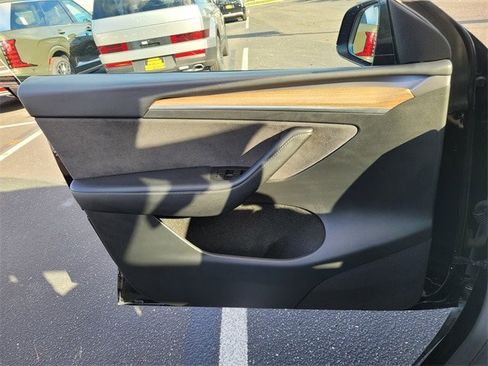 Used 2024 Tesla Model Y Long Range image 27