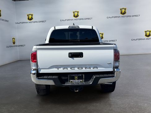 Used 2022 Toyota Tacoma TRD Off-Road AWD/4WD image 4