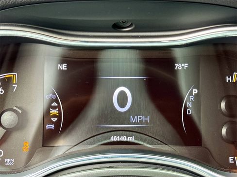 Used 2021 Jeep Grand Cherokee Limited image 18