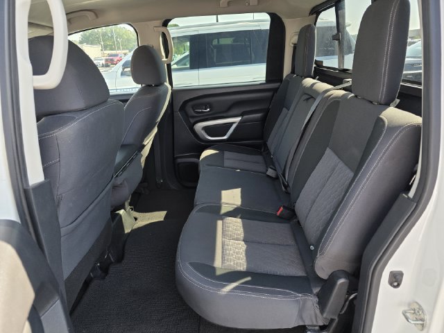 Used 2021 Nissan Titan SV RWD image 18