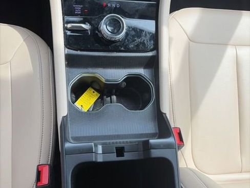 Used 2024 Jeep Grand Cherokee Limited w/ Black Appearance Package image 17