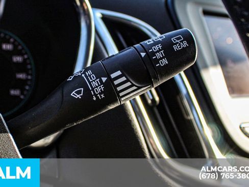 Used 2020 Chevrolet Equinox LT image 32