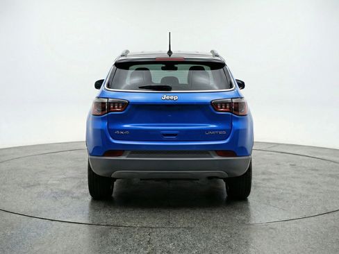 Used 2025 Jeep Compass Trailhawk image 7