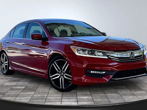 Used 2017 Honda Accord Sport image 3