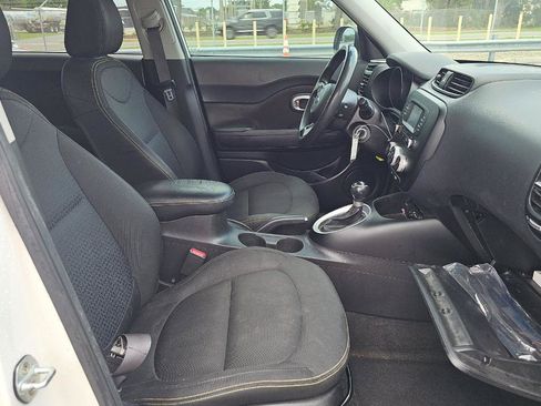 Used 2016 Kia Soul + FWD image 8
