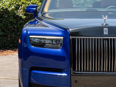 New 2027 Rolls-Royce Phantom Sedan RWD image 7