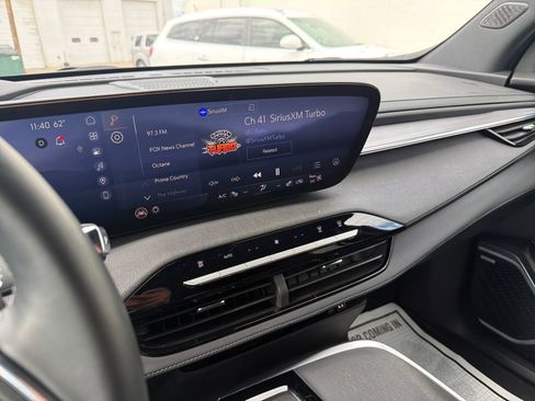 Used 2025 Buick Enclave Preferred image 15