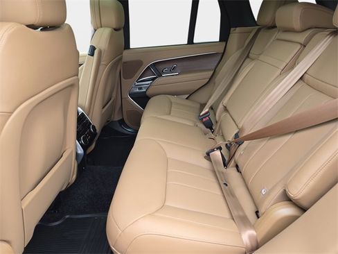 New 2026 Land Rover Range Rover SE image 10