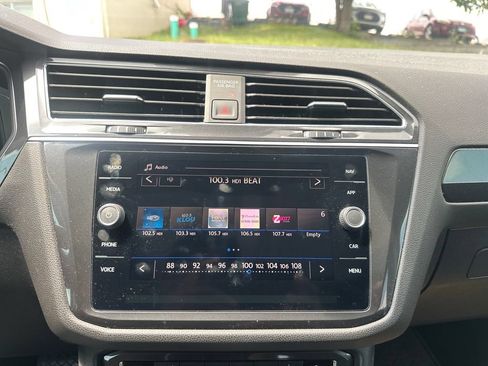 Used 2020 Volkswagen Tiguan SEL Premium R-Line AWD/4WD image 15