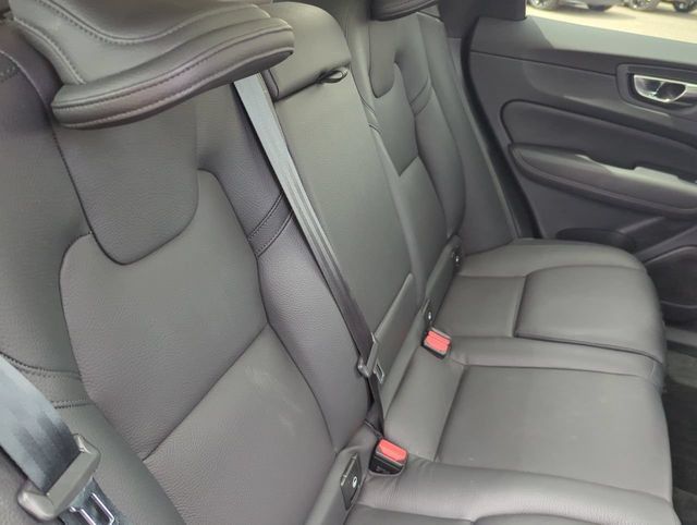 Used 2023 Volvo XC60 B5 Plus w/ Climate Package FWD image 14